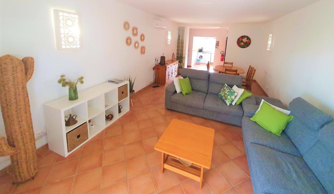 2 Bedroom Groundfloor Swimming Pool Apartment *