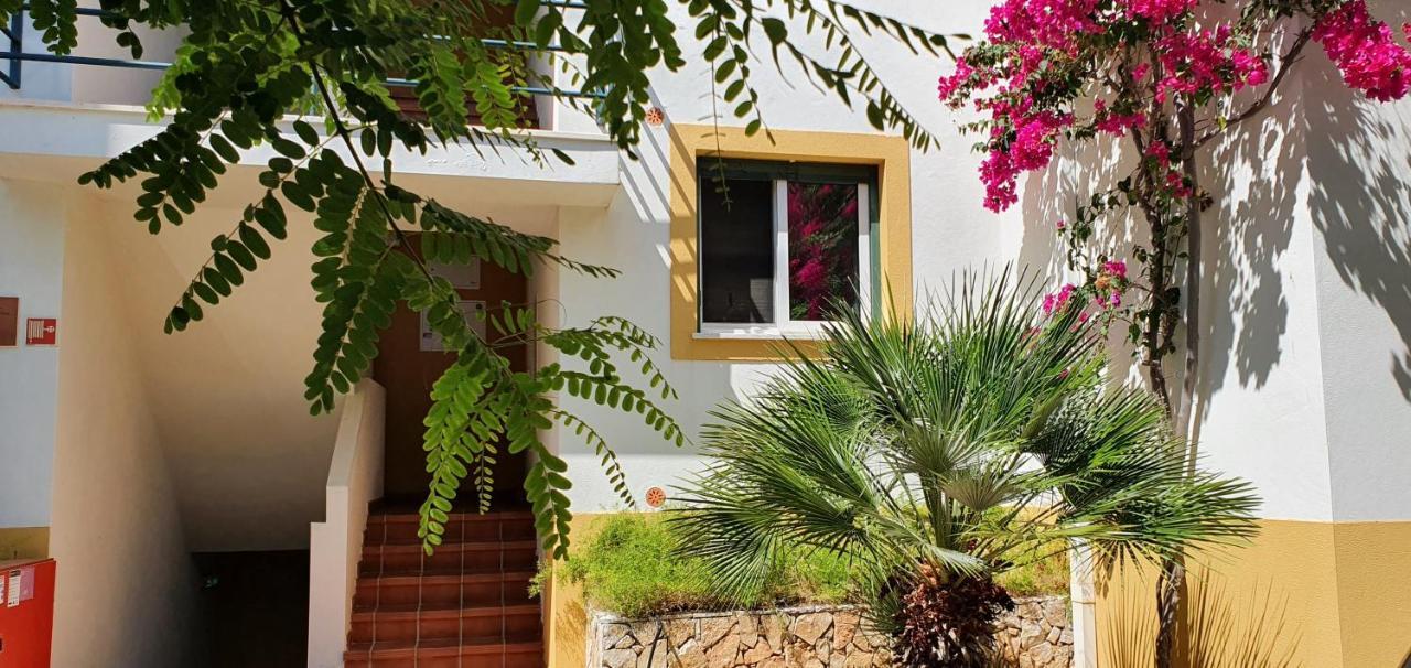2 Bedroom Groundfloor Swimming Pool Apartment