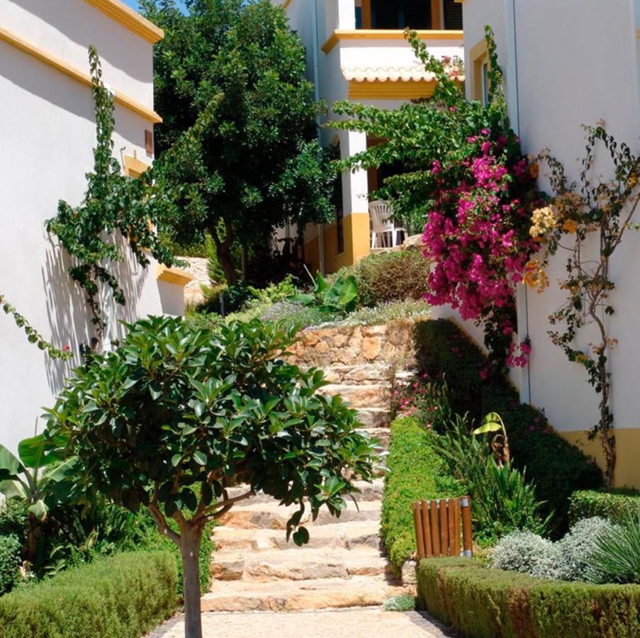 2 Bedroom Groundfloor Swimming Pool Apartment *
